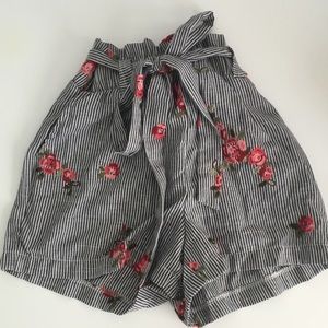 Loose formal short with stripes floral embroidery